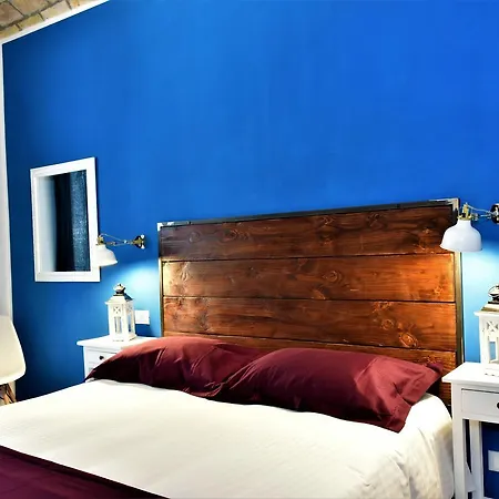 Coliseum Apartment *