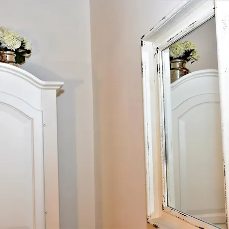 Apartment Coliseum *