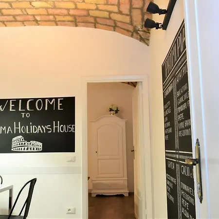 Coliseum Apartment *